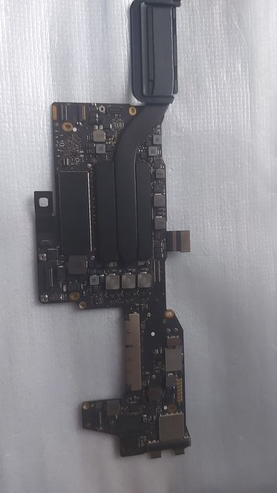 Материнська плата Macbook pro A1708.