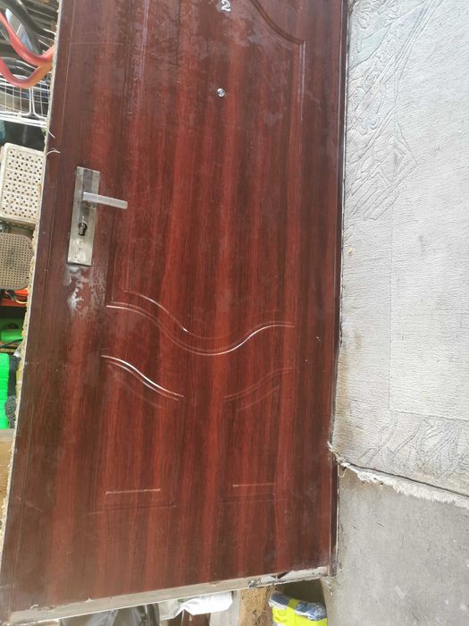 Drzwi zewnętrzne z ościeżnicą