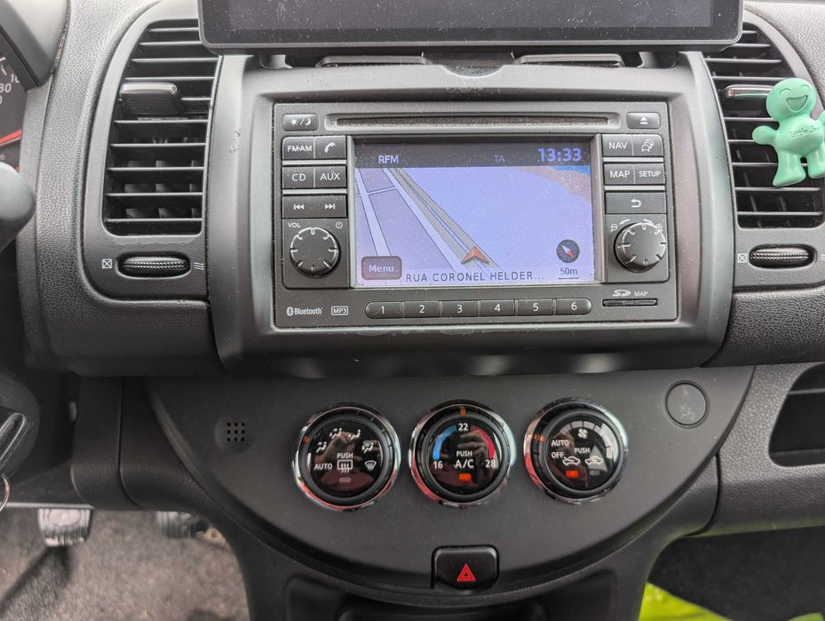 Nissan Note 2010 - Gasolina - Muitos Extras