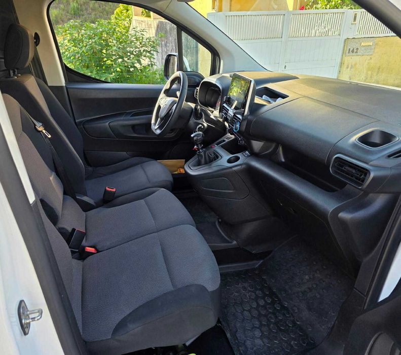 Opel Combo 2019 130cv - IVA Dedutível