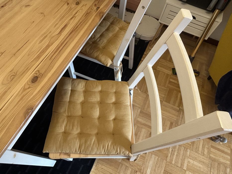 Mesa Ikea e 4 cadeiras