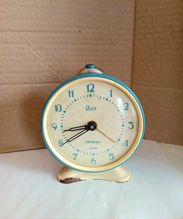 Будильник ОЧЗ янтарь эпоха ссср