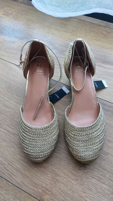Espadryle na koturnie Next
