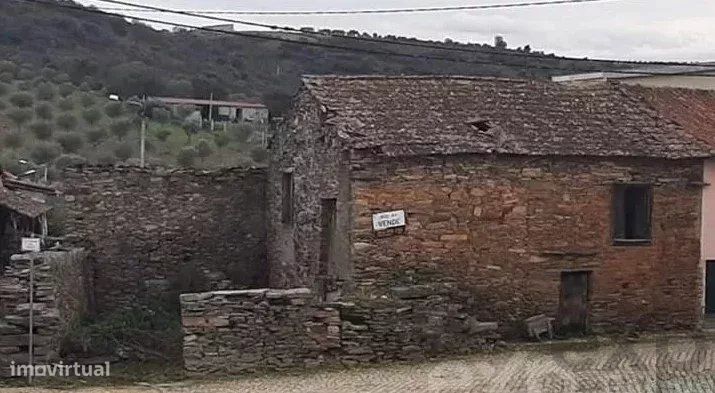 Casa de pedra em São Salvador, Mirandela