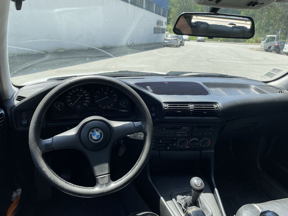 BMW 520i    1990