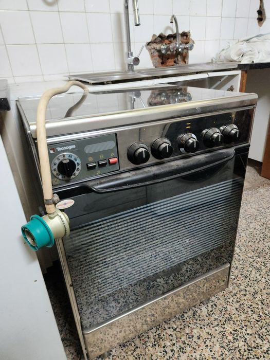 Fogão a gás, 4 bicos e forno a gás