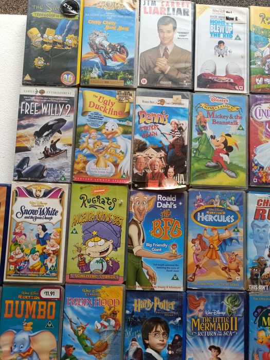 48 Cassetes VHS diversas