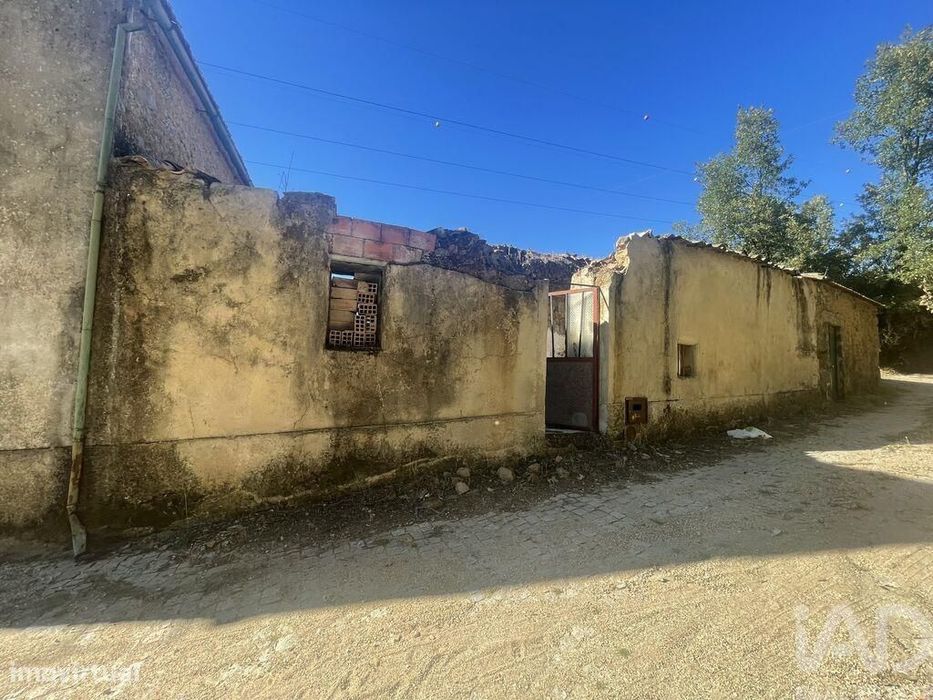 Moradia térrea T1 em Carragozela e Várzea de Meruge de 52 m2