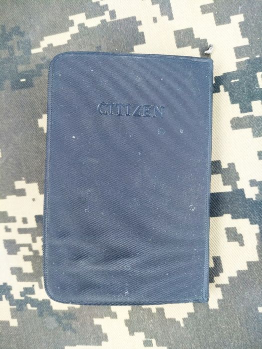 Калькулятор CITIZEN невеликих розмірів.