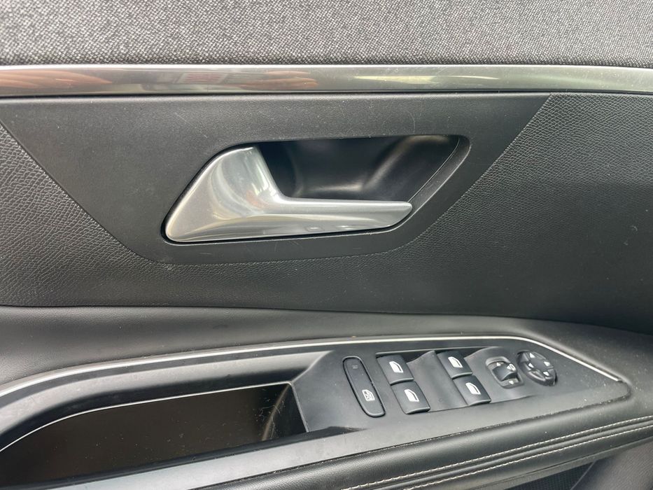 Peugeot 5008 (1.6HDI, automático, 155.000 kms, nacional)