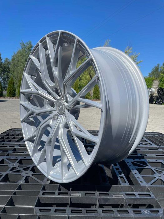 Felgi aluminiowe Yota Wheels YP7 19″ 8,5J ET30 5×120 Gloss Silver