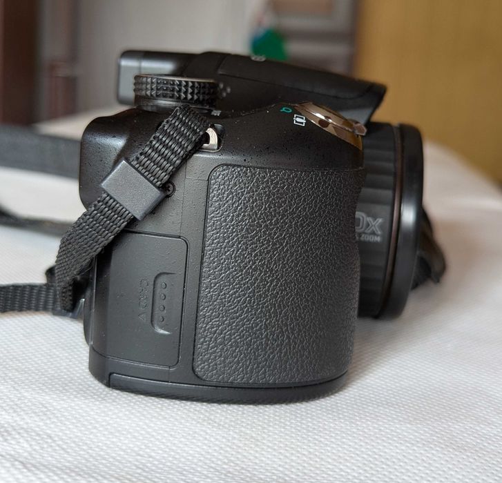Aparat Casio Exilim EX-FH25 High Speed 20x Zoom | Sprawny Digicam