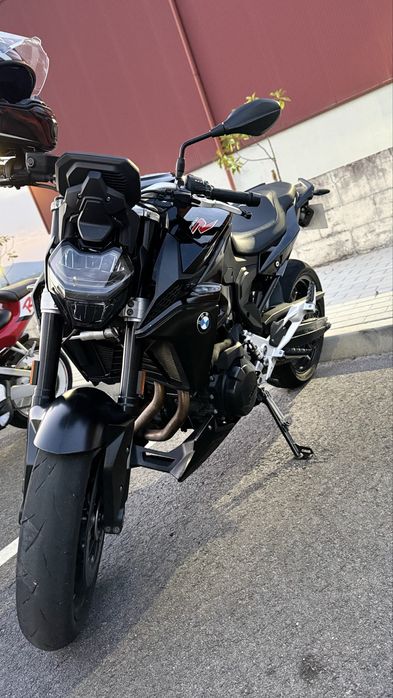 Bmw f900r.      .