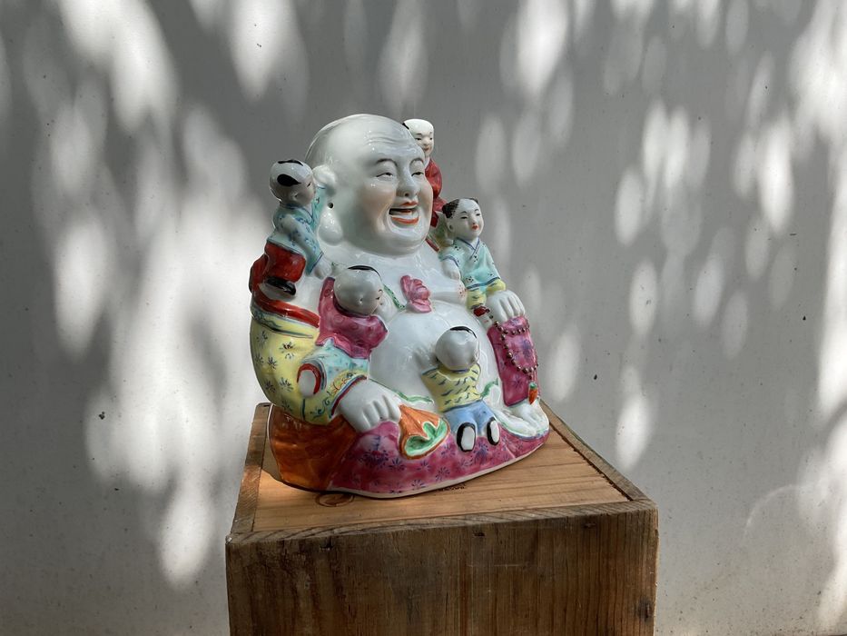 Figura de BUDA em porcelana