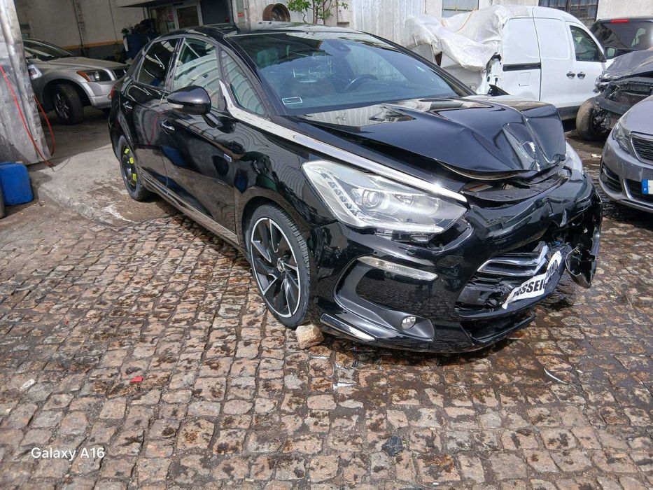 DS 5 2.0 HDI HYBRID 4x4 Diesel Elétrico