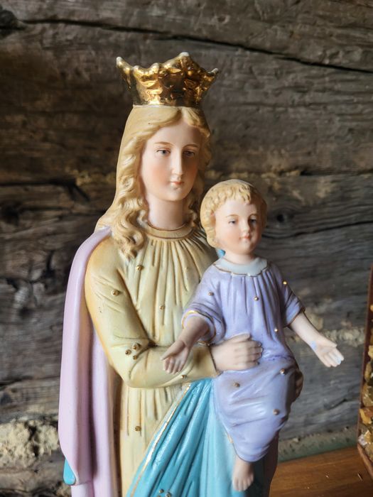 Biskwit Maryja Królowa Matka Boża