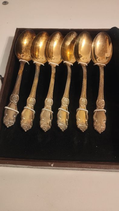 Komplet radzieckich dużych łyżek МНЦ 8P20K ZSRR 12 szt w kasetce