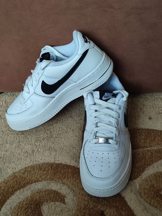 Кросівки Nike Air Force 1 Low. 37.5 розмір, з натуральної шкіри
