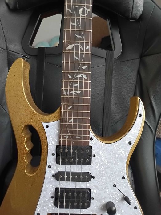 Gitara DIY w stylu Ibanez Jem Jr. Steve Vai signature