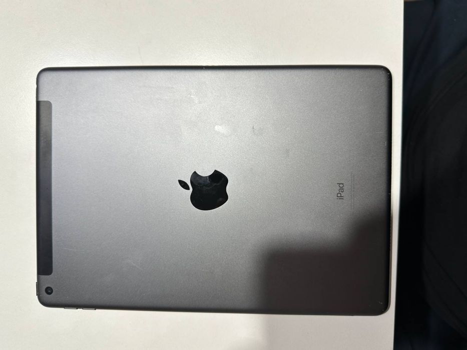 Apple Ipad 7 128GB Wi-FI (+ чохол)