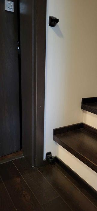 bramka ochronna zabezpieczająca schody i drzwi, rozwijana