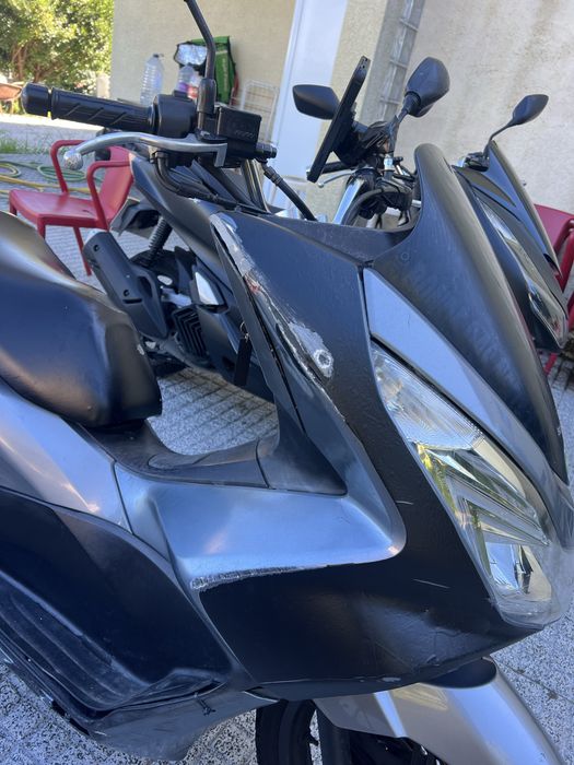 Pcx 2014 perfeita para fazer entregas 1100 euros