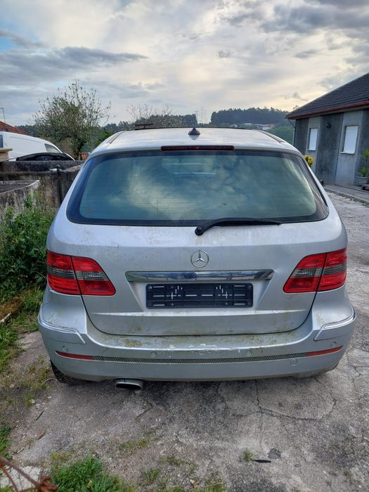 Sucata para  Peças Mercedes B 200
