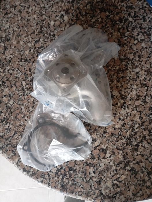 Bomba de água Ford focus 1.9
