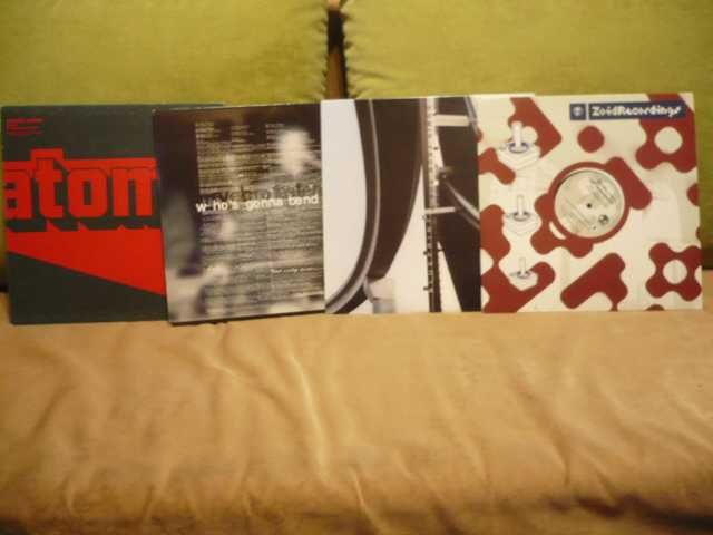 Maxi Single z muzyką w klimatach elektro, house, techno.65xLP. Polecam.
