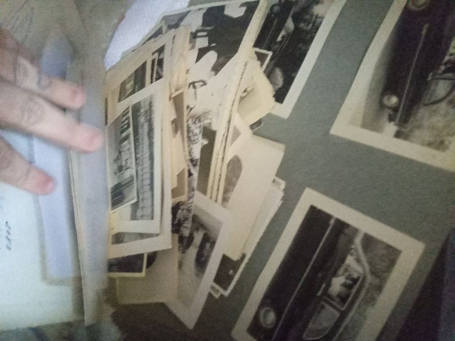 Oote de fotos antigos e tem postais só isto