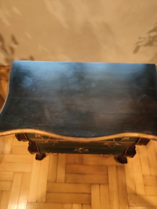 Komoda ręcznie malowana zielona.