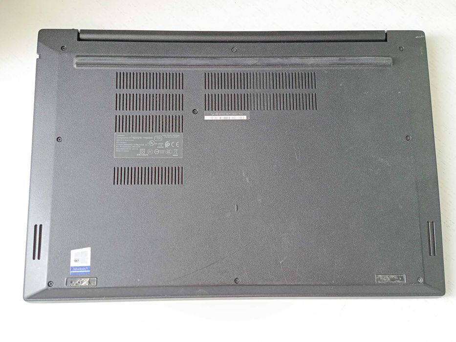 Lenovo ThinkPad E595 Ryzen 5 3500U 8GB 256GB SSD Radeon 15.6" FHD IPS