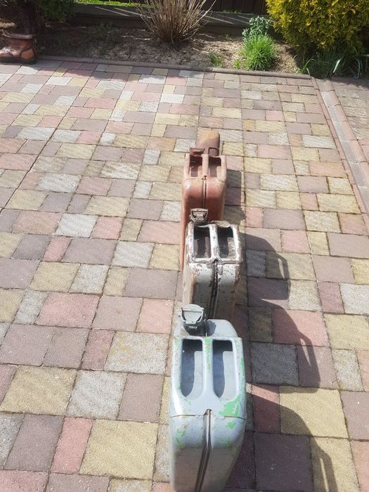 Каністри 20 л        .