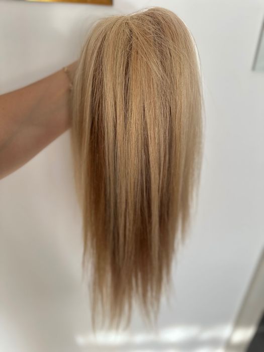 Naturalne włosy po micro ringach brąz blond