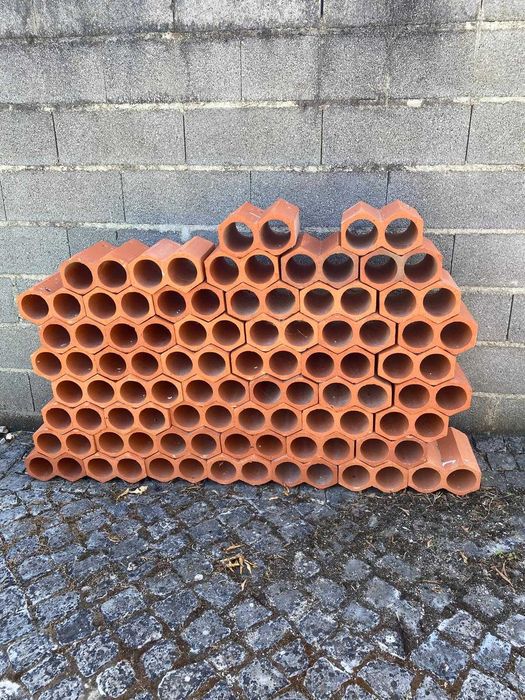 Garrafeiras em barro / tijolo