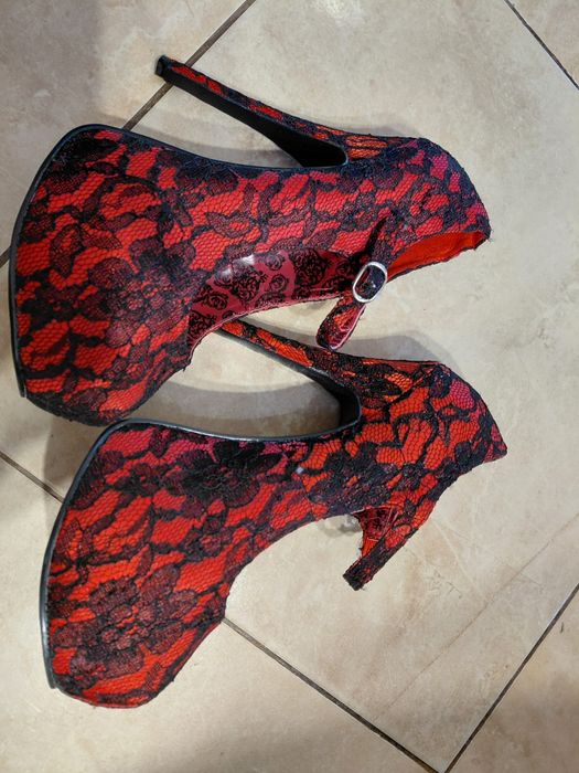 Szpilki damskie na koturnie marki Bordello, rozmiar 39