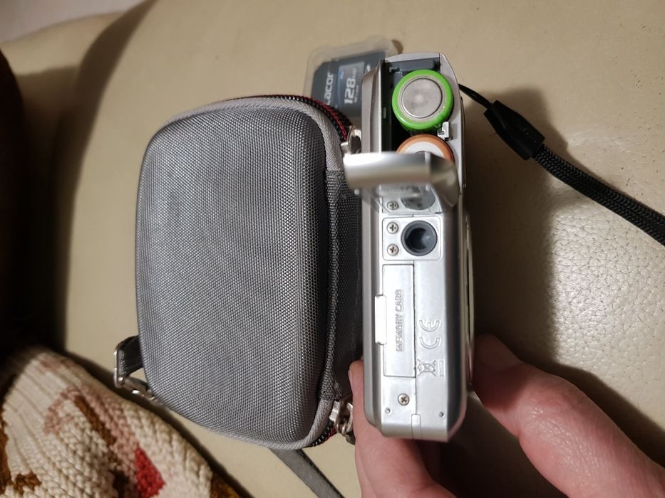 Samsung Digital Camera, 10.2 MP64584477592833122