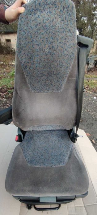 Сиденье водительское б/у Renault Magnum DXI460