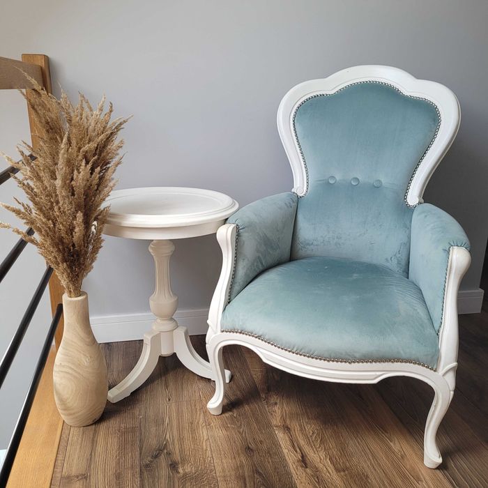 Fotel francuski w stylu Ludwik+ stolik kawowy