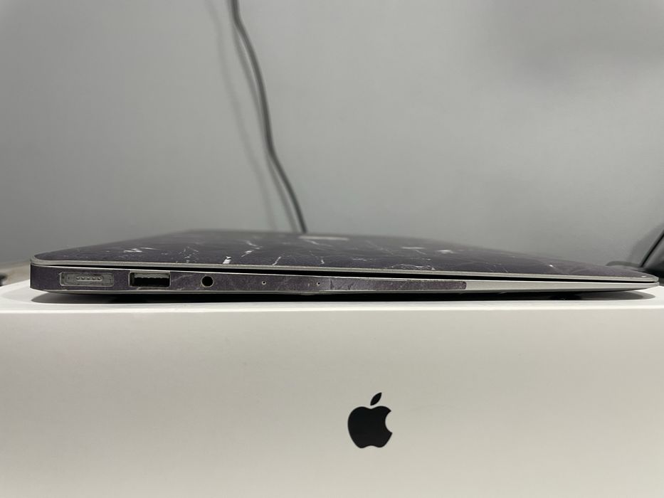 MacBook Air 13’’ 2017 |  8 GB RAM | 128 GB SSD