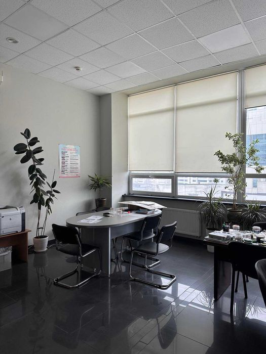 Оренда Офісу з новим ремонтом, метро Берестейська, 60 м2 в БЦ Геліос