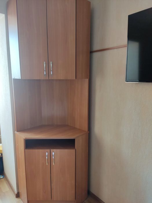 Продам угловой шкаф