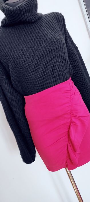 Piękna sexowna spódniczka mohito XS