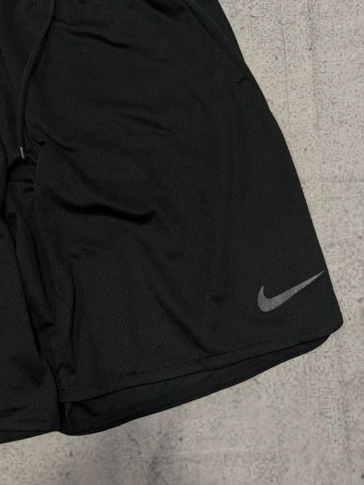Czarne sportowe spodenki Nike Swoosh Dri-Fit XL