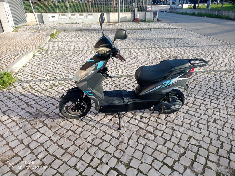 Vendo scooter elétrica Bateria de lítio de 60 volts e 40 amperes