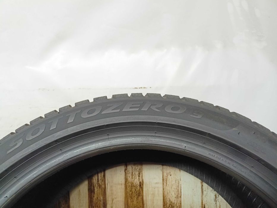 Pirelli Sottozero 3 255/40/20 2024rok 101W 2*7,6mm (4271)