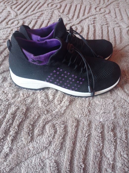 Жіночі кросівки 40розмір