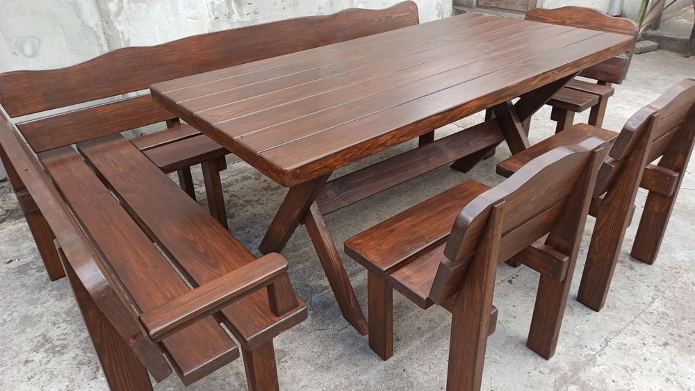 Стол и две лавочки