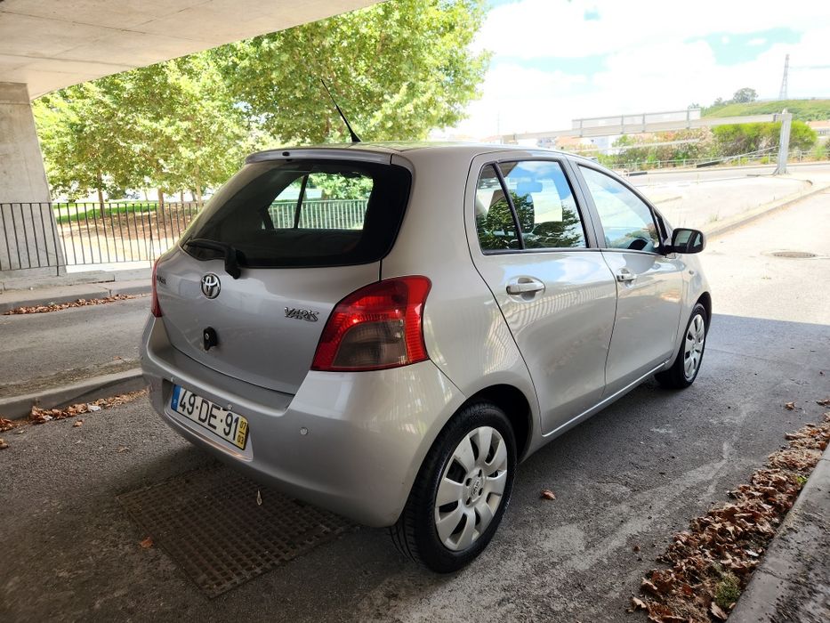 Toyota Yaris — fotografia 3