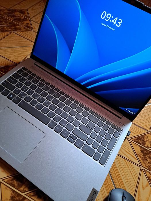 Lenovo ideapad Slim 5 16IAH8